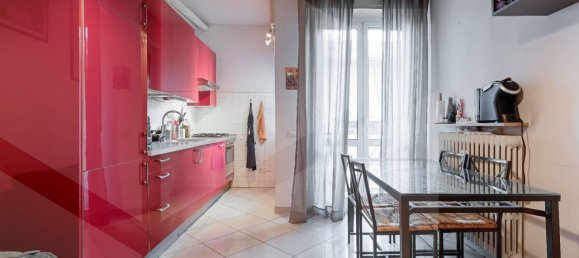 3 rooms Apartment in Milan, Italy No. 241457 2