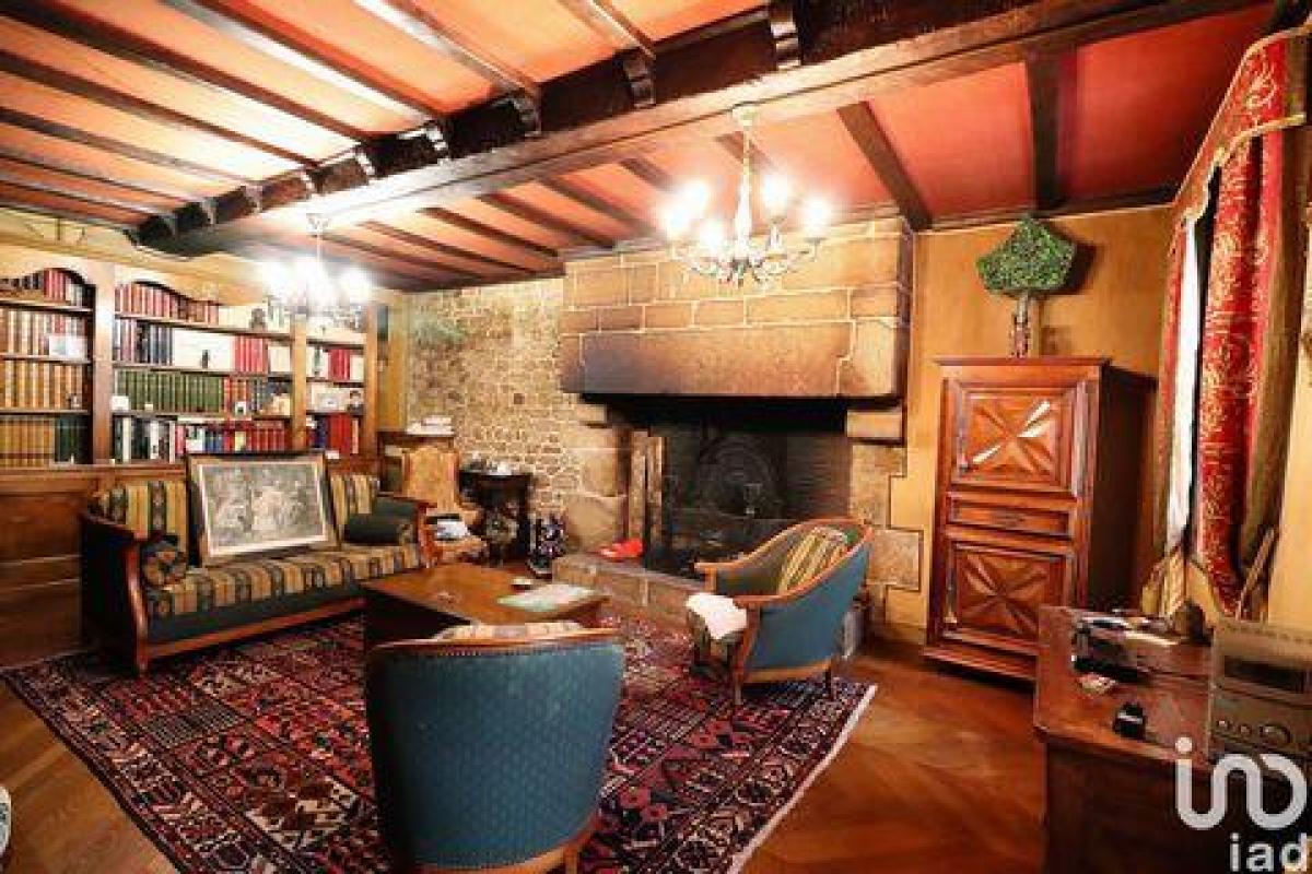 Casa de 8 dormitorios en Compreignac, France No. 26052