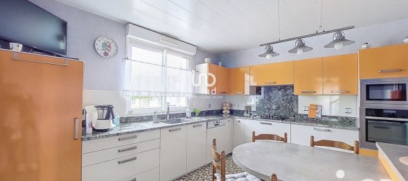 Casa de 5 dormitorios en Josnes, France No. 64006 4