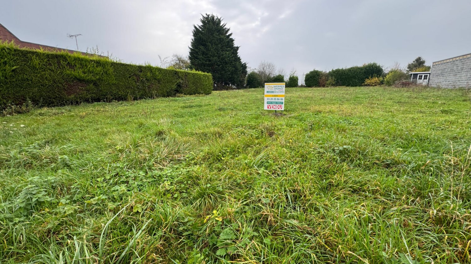 Terreno en Aubers, France No. 256180