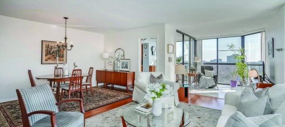 4 bedrooms House in Ontario, Canada No. 1017 3