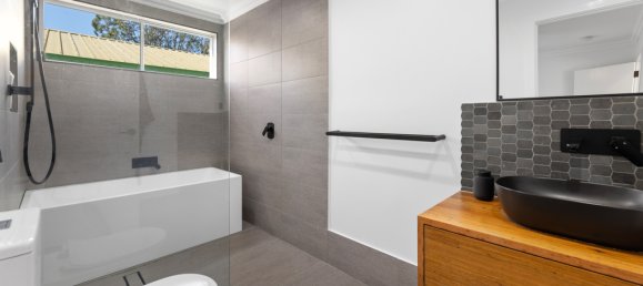 Дом с 4 спальнями в Lota, Австралия № 221 5