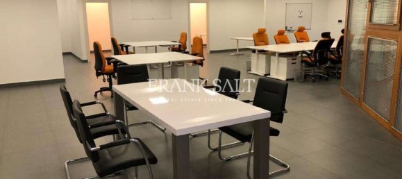 Oficina en Sliema, Malta 207 m² No. 12302 10