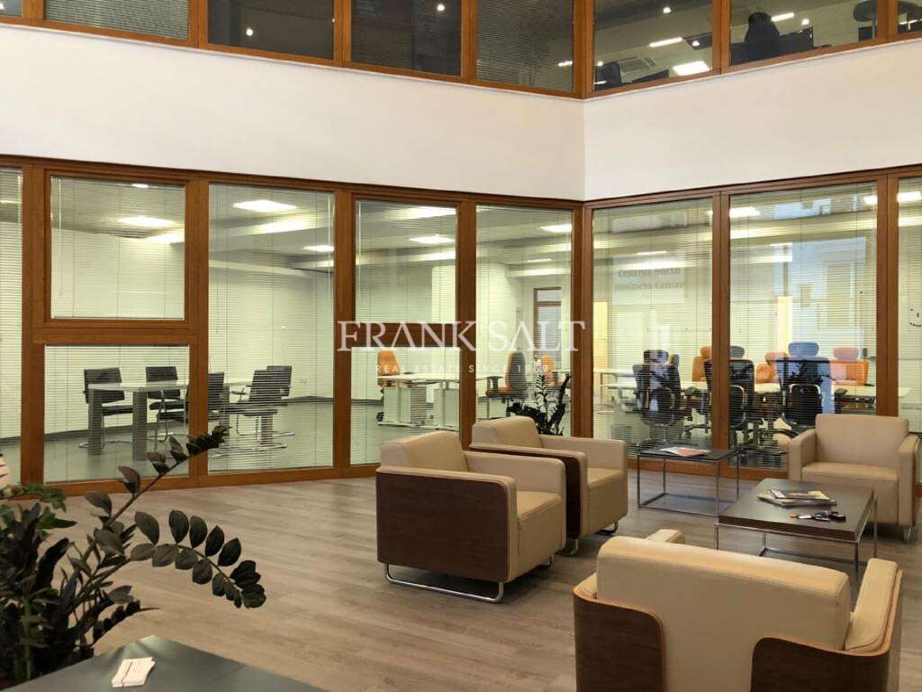 Oficina en Sliema, Malta 207 m² No. 12302