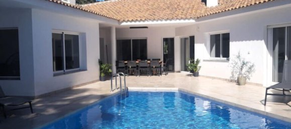 5 bedrooms Villa in Alameda, Spain No. 173008 9