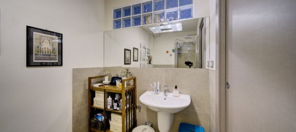 Studio in Turin, Italy No. 237010 27