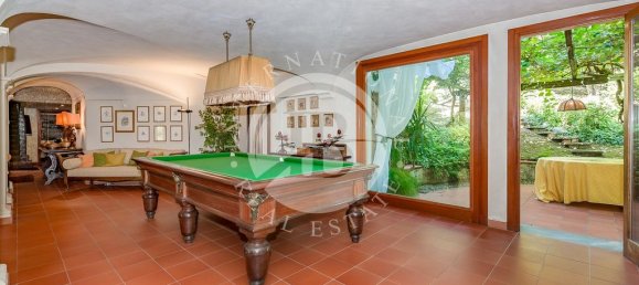 6 bedrooms Villa in Lucca, Italy No. 337262 23