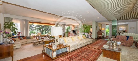 6 bedrooms Villa in Lucca, Italy No. 337262 11