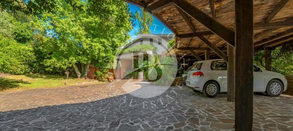 6 bedrooms Villa in Lucca, Italy No. 337262 7