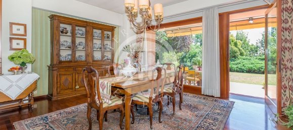 6 bedrooms Villa in Lucca, Italy No. 337262 17