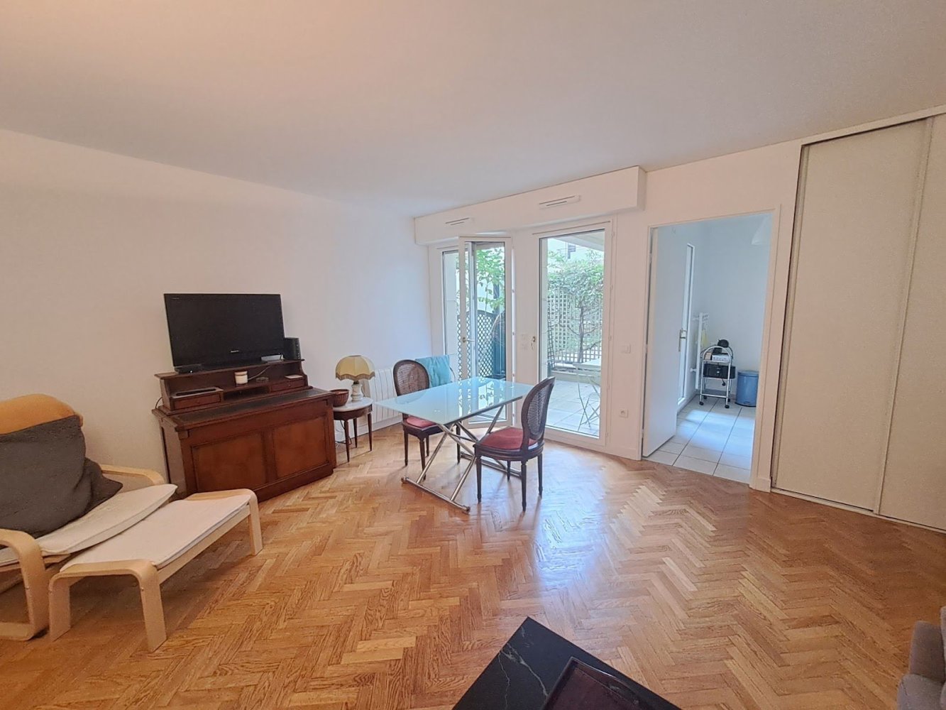 Studio in Issy-les-Moulineaux, France, Nr. 172203