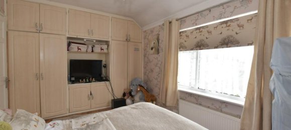 2 bedrooms House in Essex, United Kingdom No. 4148 3