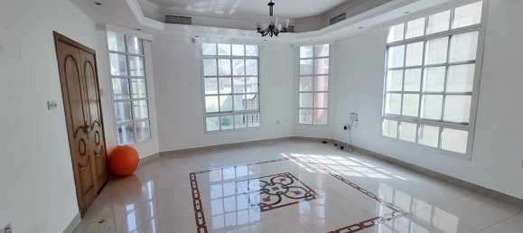 4 Schlafzimmer Villa in Umm Suqeim, UAE, Nr. 355 9