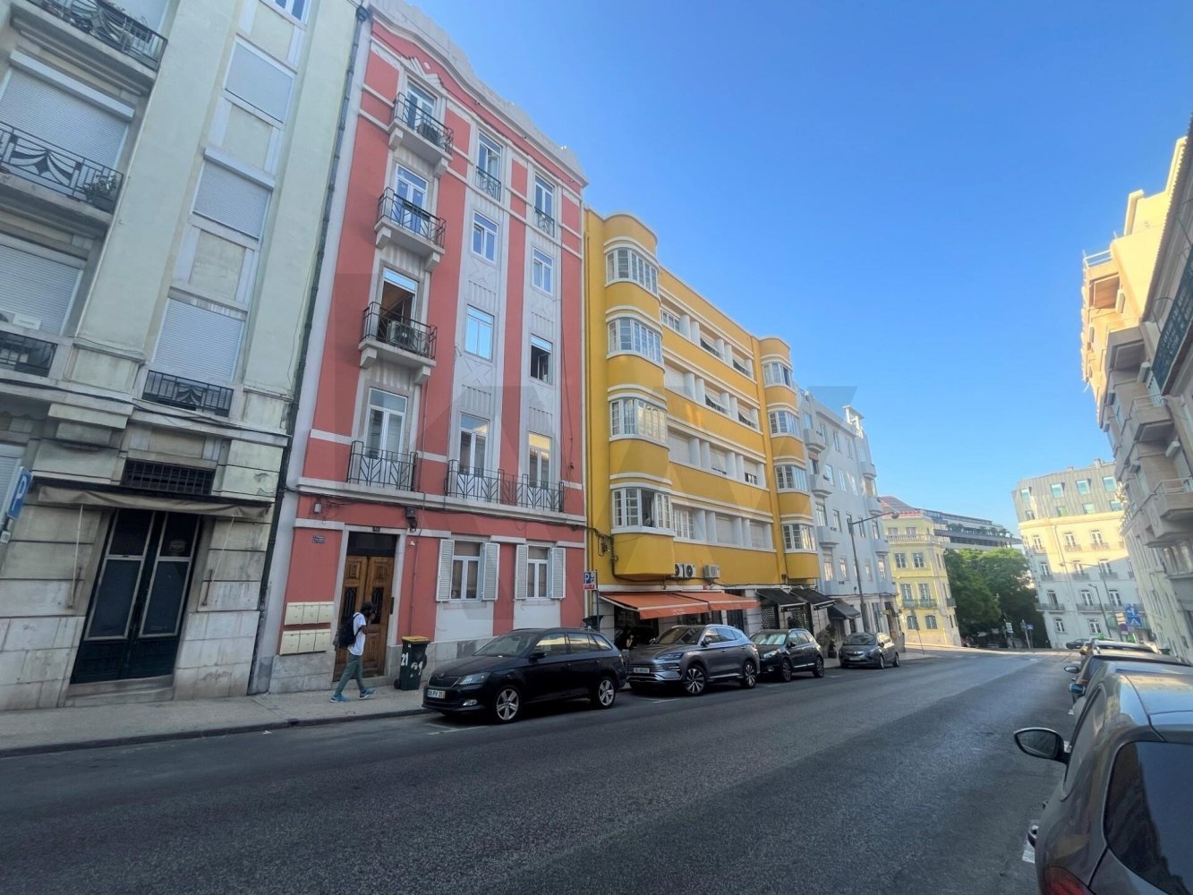 4 bedrooms Apartment in Lisbon, Portugal No. 348952