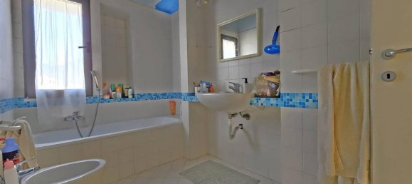 5 rooms Apartment in Camaiore, Italy No. 104049 10