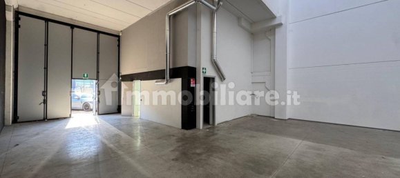 5 rooms Warehouse in Campi Bisenzio, Italy No. 112372 2