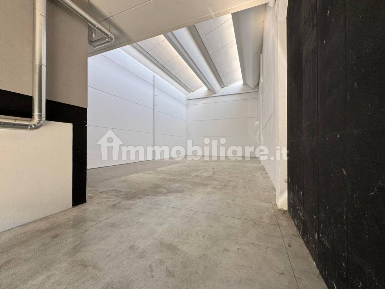 5 rooms Warehouse in Campi Bisenzio, Italy No. 112372