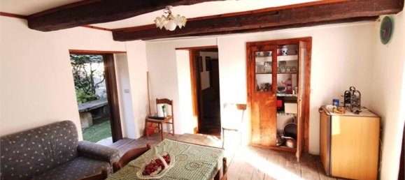 2 bedrooms House in Madonna del Sasso, Italy No. 140869 3