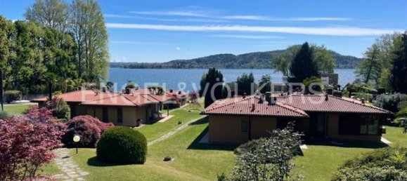 3 bedrooms Villa in Lesa, Italy No. 129995 9