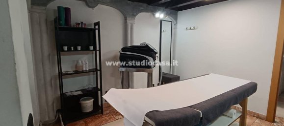 100m² Commercial property in Milan, Italy No. 351965 9