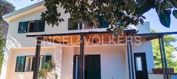 Villa de 4 dormitorios en Palermo, Italy No. 127143 2