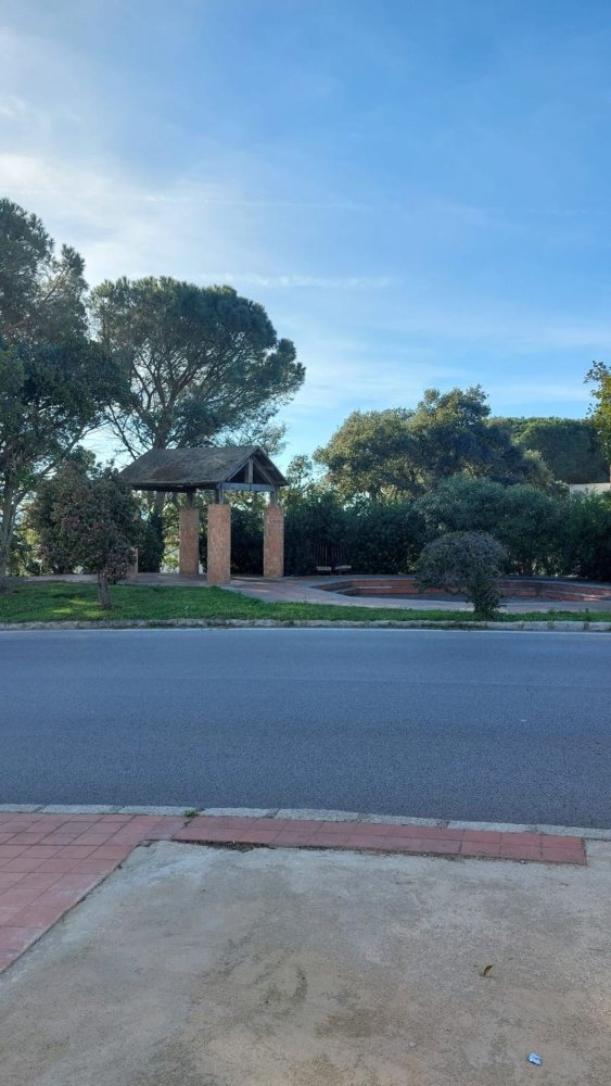 Propiedad comercial en Luras, Italy 138 m² No. 159673