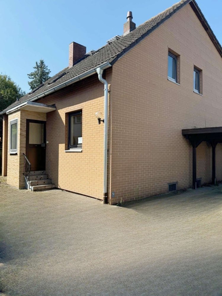 Casa de 5 habitaciónes en Salzgitter, Germany No. 10411