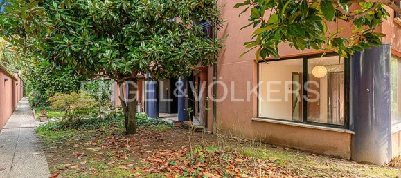 Вилла с 3 спальнями в Монца, Италия № 131630 17