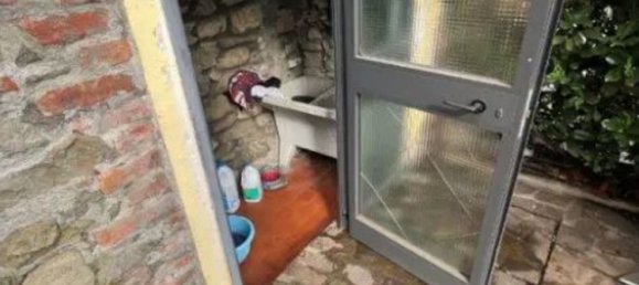 9 bedrooms Apartment in Vernio, Italy No. 322300 8