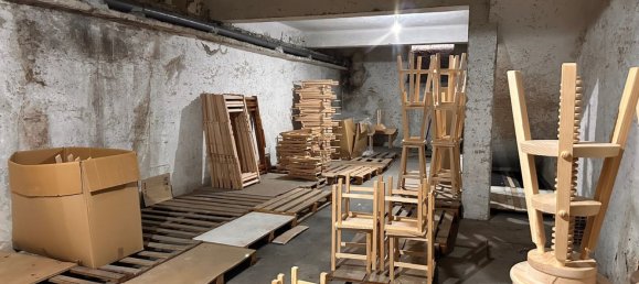 130m² Commercial property in Porto, Portugal No. 189896 14