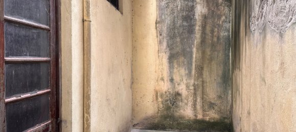 130m² Commercial property in Porto, Portugal No. 189896 8