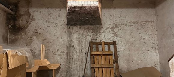 130m² Commercial property in Porto, Portugal No. 189896 15