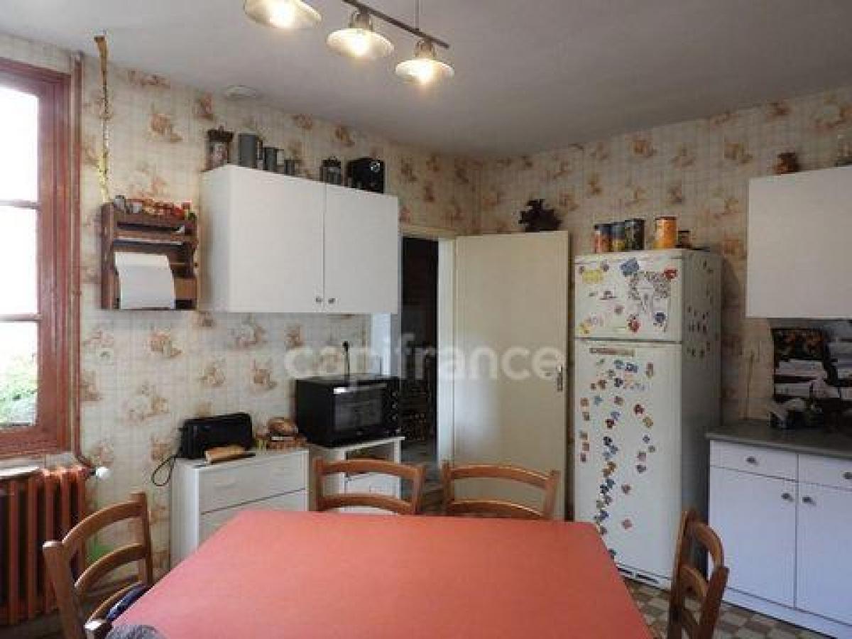 4 bedrooms House in Le Mans, France No. 32718