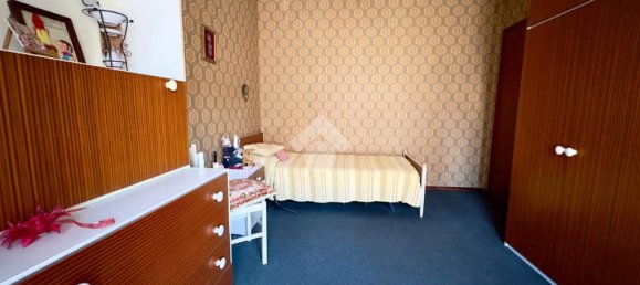 Apartamento de 3 dormitorios en San Mauro Pascoli, Italy No. 310070 18