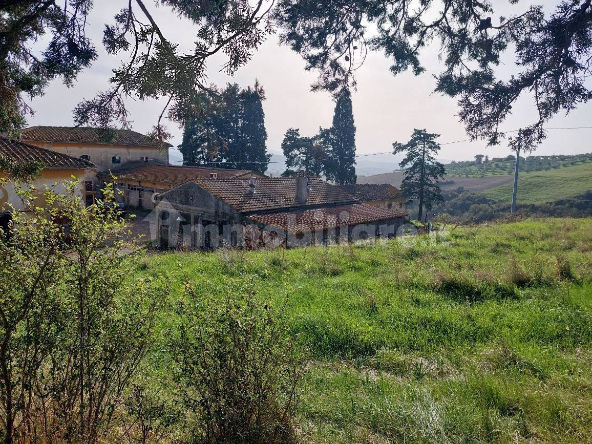 Casa de 20 dormitorios en Volterra, Italy No. 103295