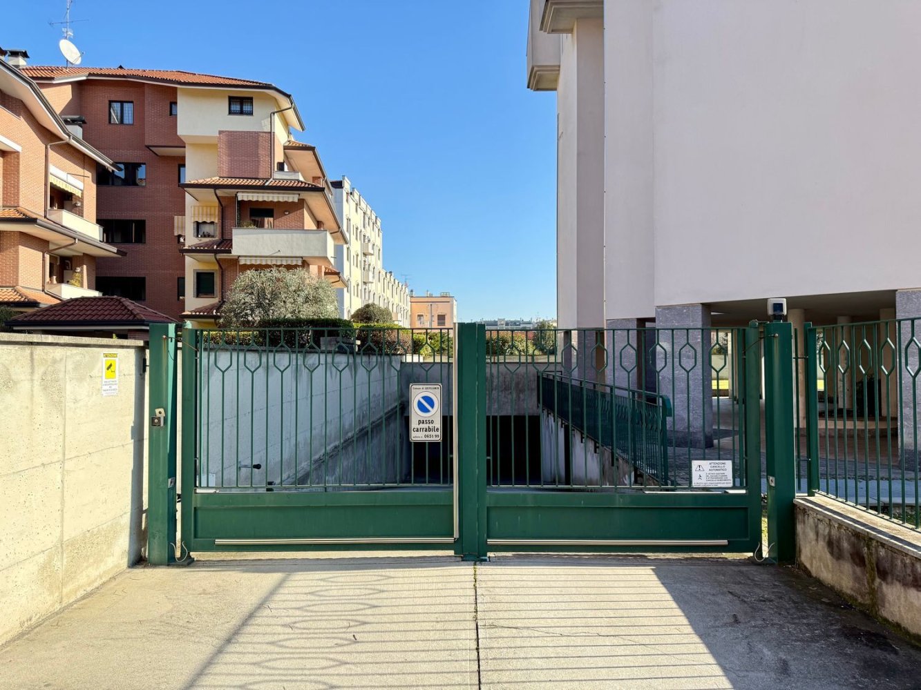 Garage in Castellanza, Italy 17m², Nr. 268901