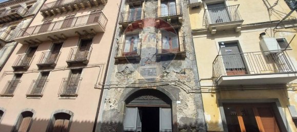 4 rooms House in Castiglione di Sicilia, Italy No. 15554 5