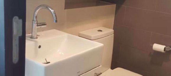 1 bedroom Duplex in Khlong Toei, Thailand No. 9653 5