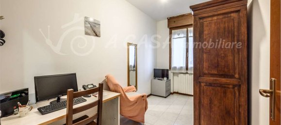 3 bedrooms Apartment in Medesano, Italy No. 380377 9