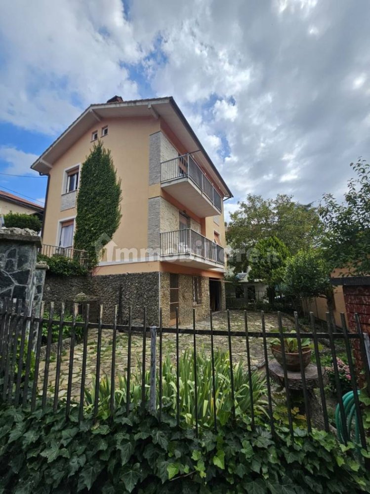 3 Schlafzimmer Villa in Montoggio, Italy, Nr. 275641