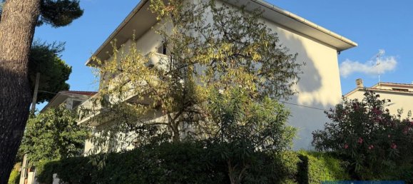 5 bedrooms House in Rosignano Marittimo, Italy No. 370753 2