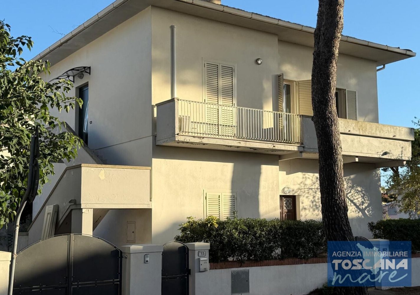 5 bedrooms House in Rosignano Marittimo, Italy No. 370753