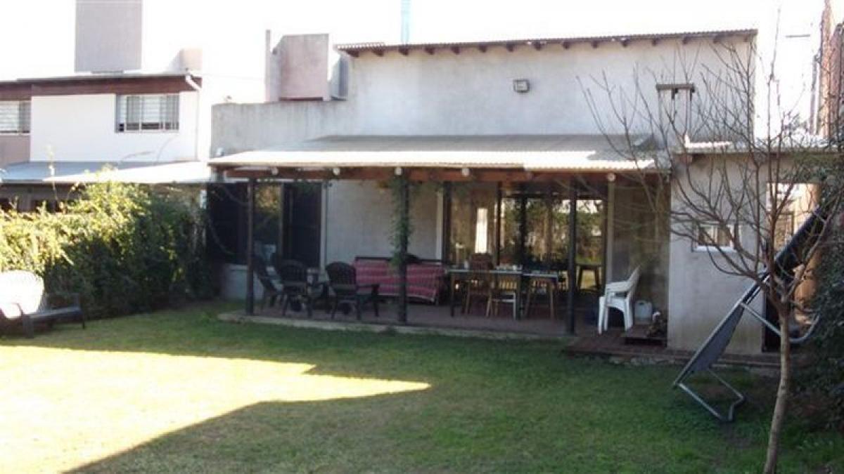 2 bedrooms House in Hurlingham, Argentina No. 93148