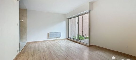 Studio in Pontoise, France No. 304073 3