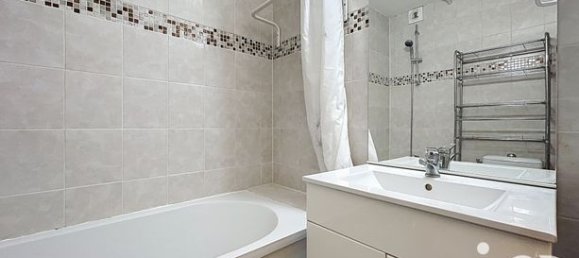 Studio in Pontoise, France No. 304073 6