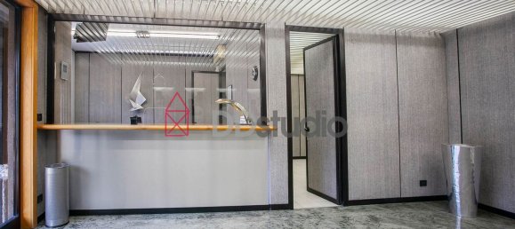 Bureau à Bergamo, Italy 550m² No. 106476 2