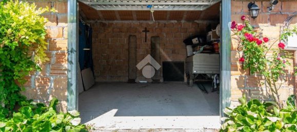 4 bedrooms House in Ferrara, Italy No. 213283 37