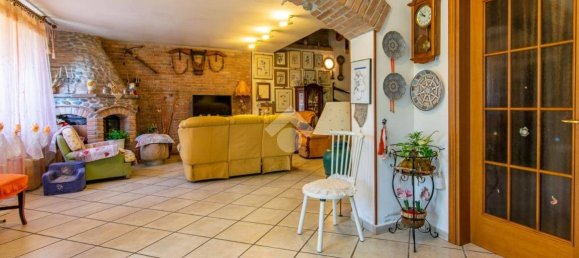 4 bedrooms House in Ferrara, Italy No. 213283 11