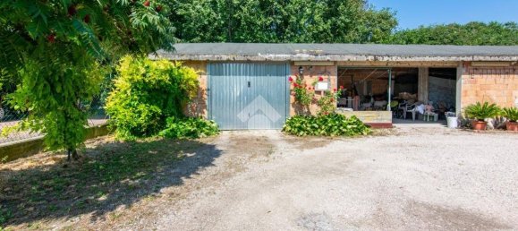 4 bedrooms House in Ferrara, Italy No. 213283 34