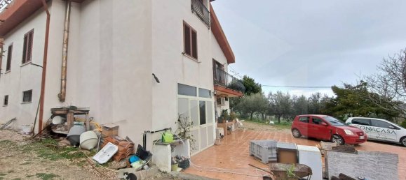 8 rooms Villa in L'Aquila, Italy No. 24777 10
